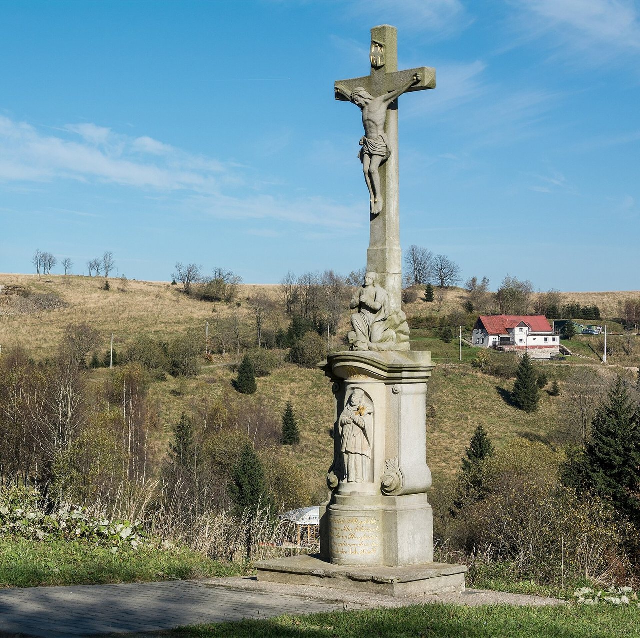 jak ubrać krzyż przydrożny