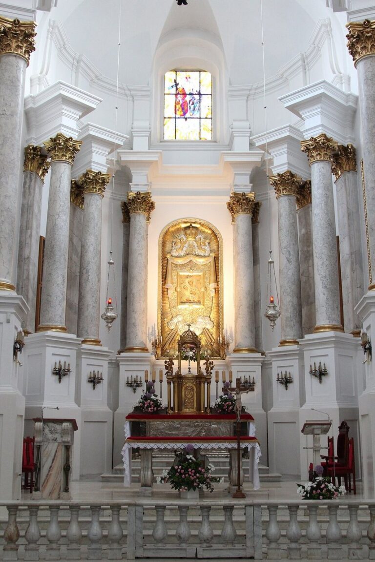 Z czego składa się msza święta - pełny przebieg liturgii